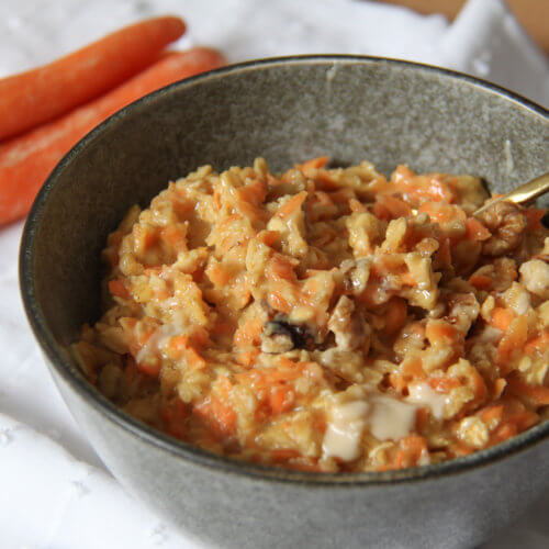 Easy Carrot Cake Porridge Recipe - Eats Amazing.