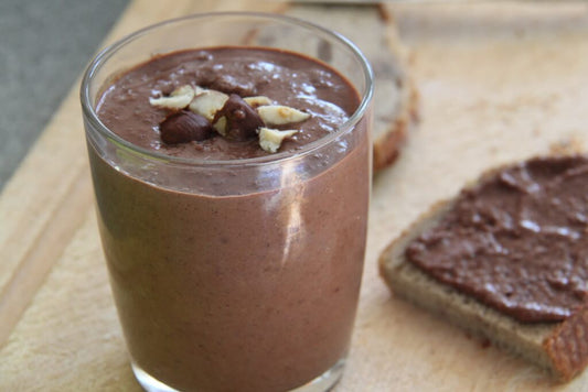 Gesunder veganer Haselnuss-Schoko-Aufstrich Rezept